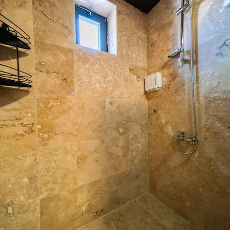 Bed & Breakfast Abra Stone House