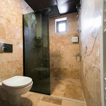 Bed & Breakfast Abra Stone House